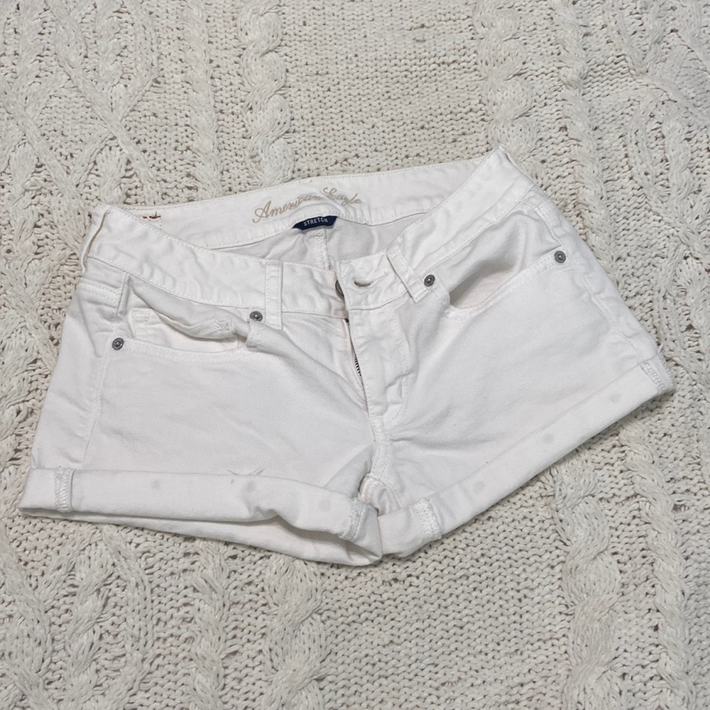 American eagle white jean shorts 🤍
